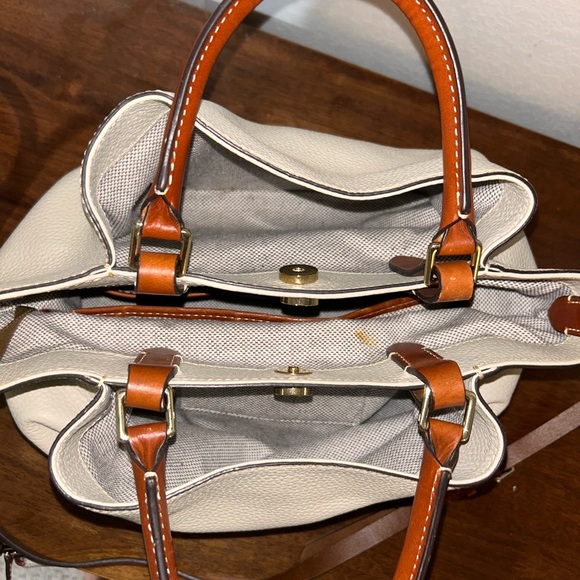 Dooney & Bourke Crossbody Magnetic Bag - Picture 4 of 8